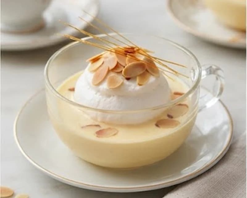 Île flottante aux amandes