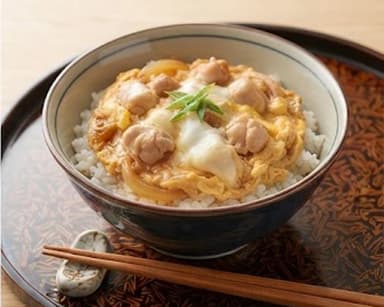 Découvrir la recette Bol de riz japonais au poulet et à l’œuf