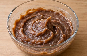 Gâteau à la crème de marrons : assouplir la crème de marrons — Crème de marrons souple.