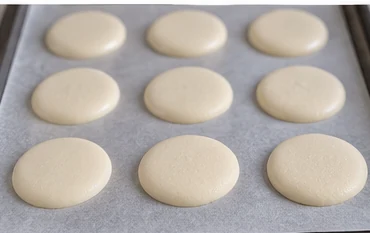Laisser sécher les surfaces : Surface sèche qui ne colle plus.