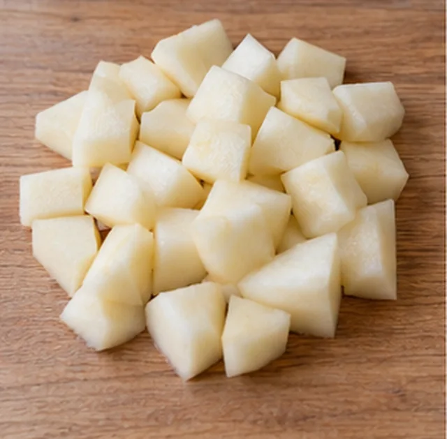 Préparer les fruits : Fruits propres, pesés et prêts.