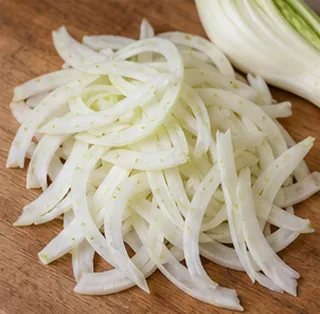 Émincer le fenouil : préparation de salade de fenouil à l’orange